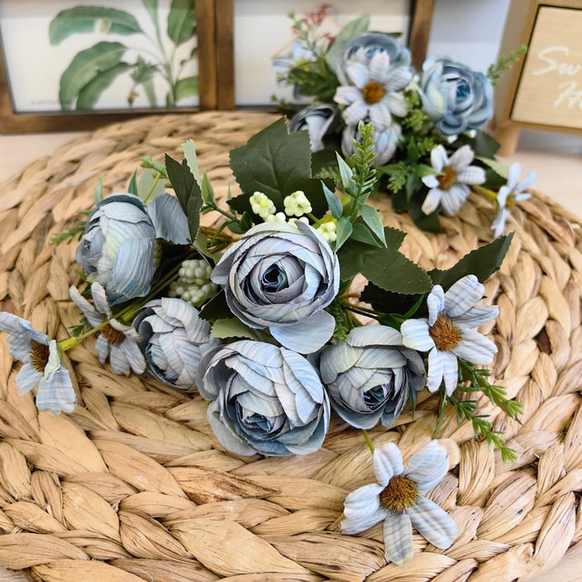 Искусственные цветы в Туле | Цветы искусственные «Камелии с мелкоцветом», голубые, букет